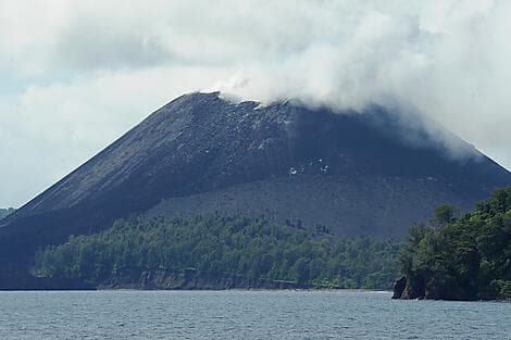 13 Jan 26 - Sailing along Krakatoa