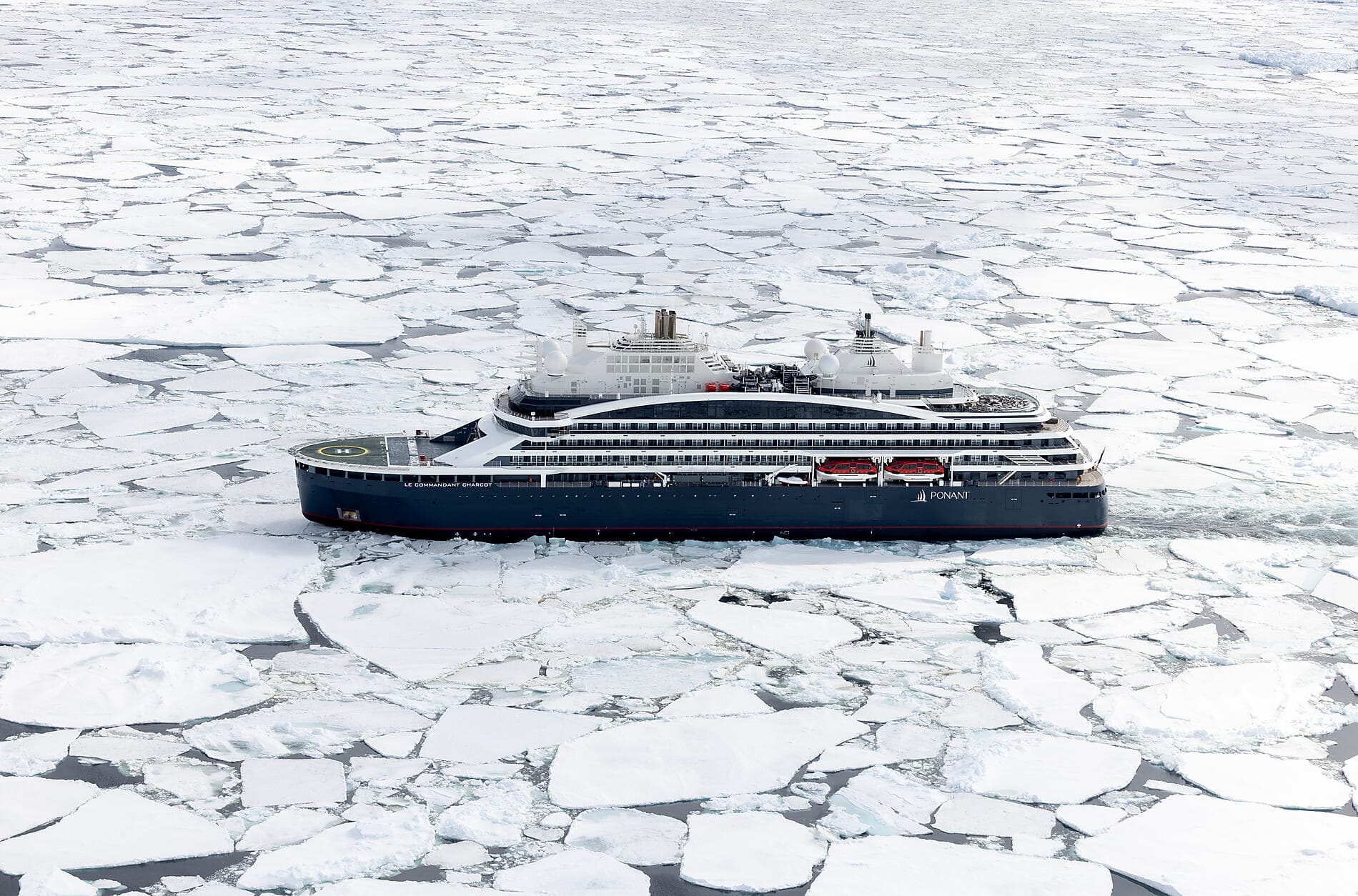 In the ice of the Arctic, from Greenland to Svalbard Julien Fabro