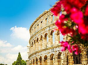 Walking tour & roman amphitheatre