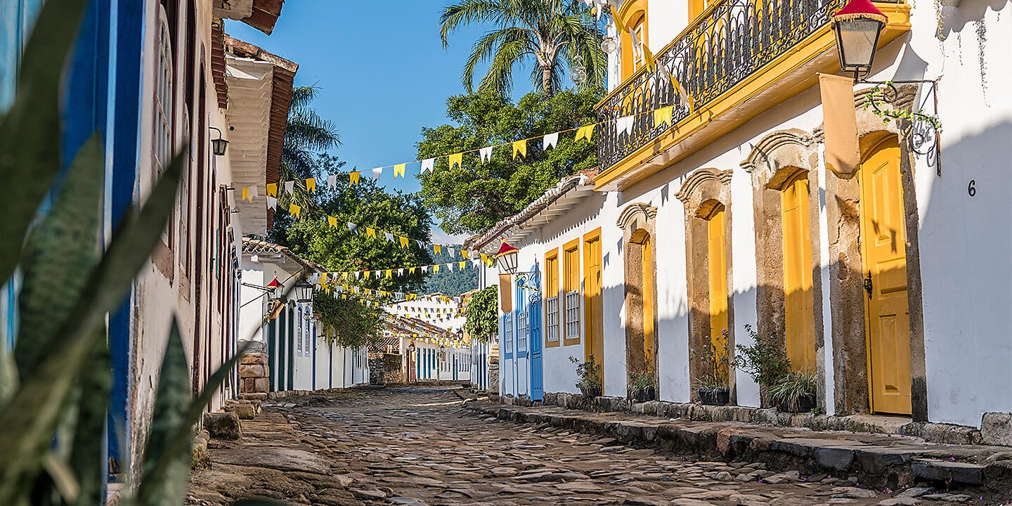 Emblematic South American shores and cities